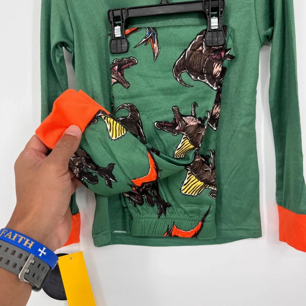 NWT Jurassic World Boys Pajama‎ Set Size 6 Dinosaur Long Sleeve Pants Green Gift